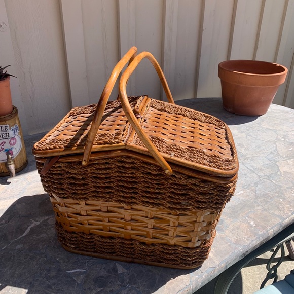Vintage Pick Nick Basket - Picture 8 of 9